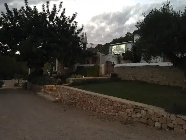 Can Frare Ibiza outdoor screenings of movie as it is starting to get dark outside